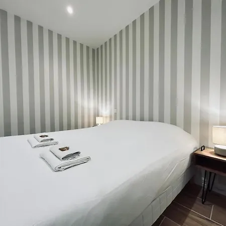 1 Lenoir Cocon Romantique Avec Jacuzzi Au Centre Апартаменты Реймс