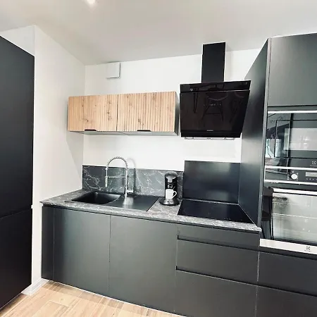 1 Lenoir Cocon Romantique Avec Jacuzzi Au Centre Реймс