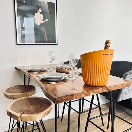 1 Lenoir Cocon Romantique Avec Jacuzzi Au Centre * Реймс