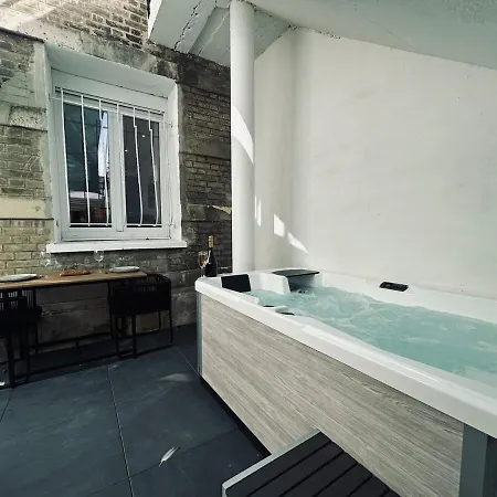 1 Lenoir Cocon Romantique Avec Jacuzzi Au Centre