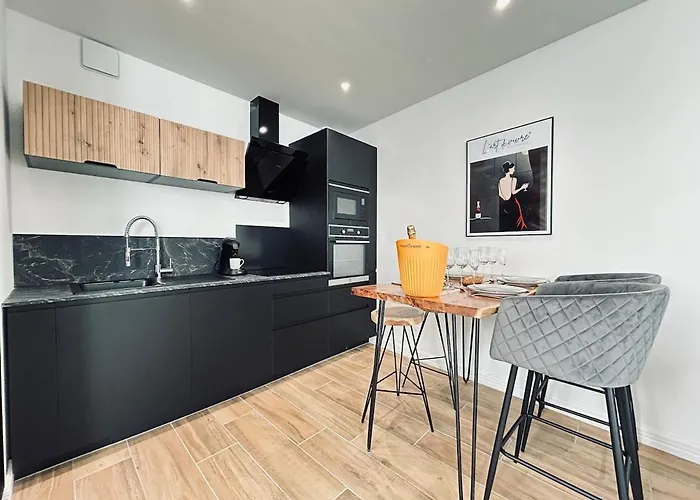 1 Lenoir Cocon Romantique Avec Jacuzzi Au Centre Apartment *