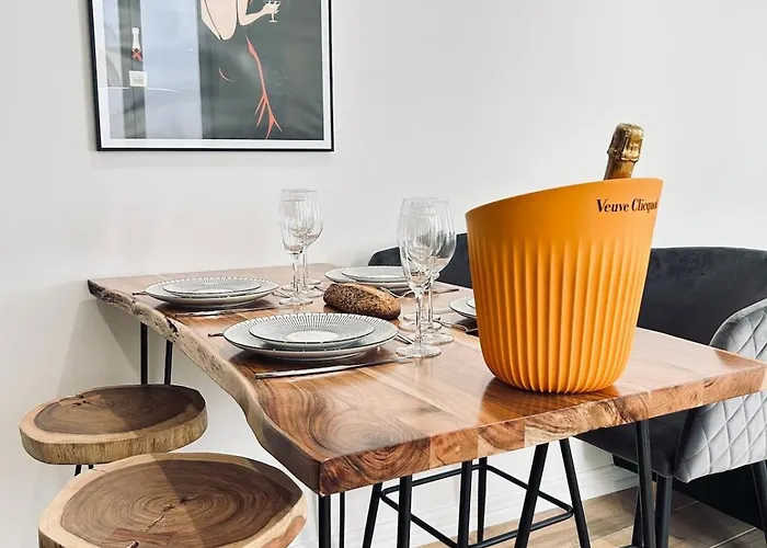 1 Lenoir Cocon Romantique Avec Jacuzzi Au Centre * Reims