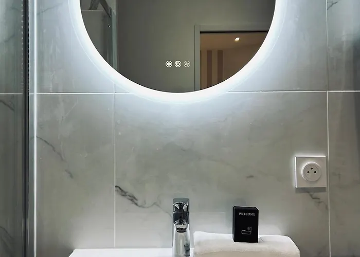 1 Lenoir Cocon Romantique Avec Jacuzzi Au Centre * Reims